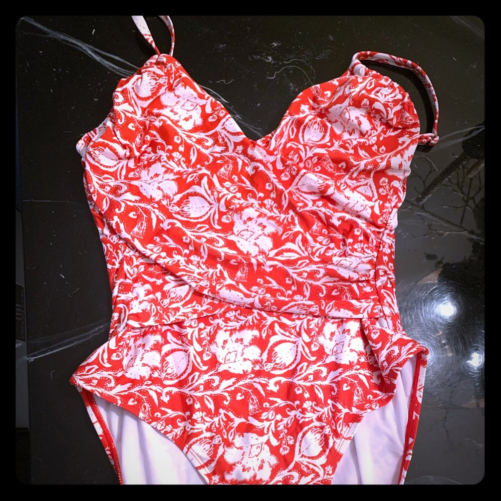 Kenneth Cole one piece bathing suit SALE💯👀